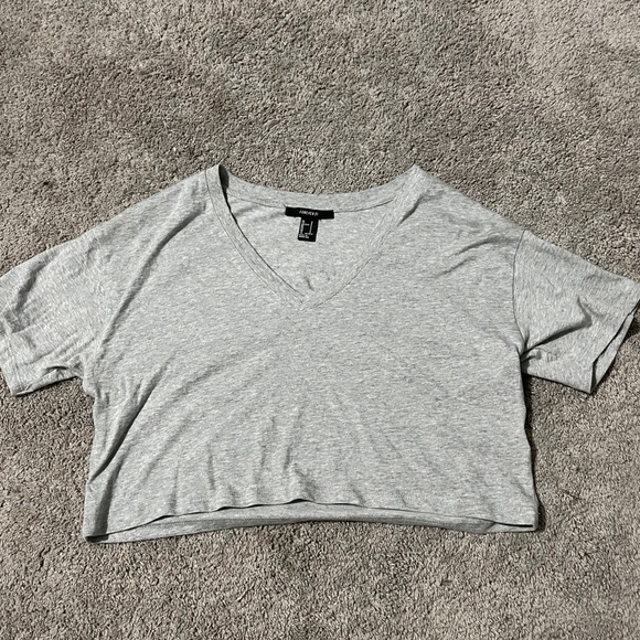NWOT FOREVER 21 Gray V-Neck - Picture 1 of 4